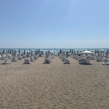 Seaview Lazur Apartment Burgas Extérieur photo